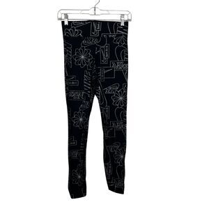 Nike Leggings Women Small Black White Spellout Graphic All Over Print Activewear